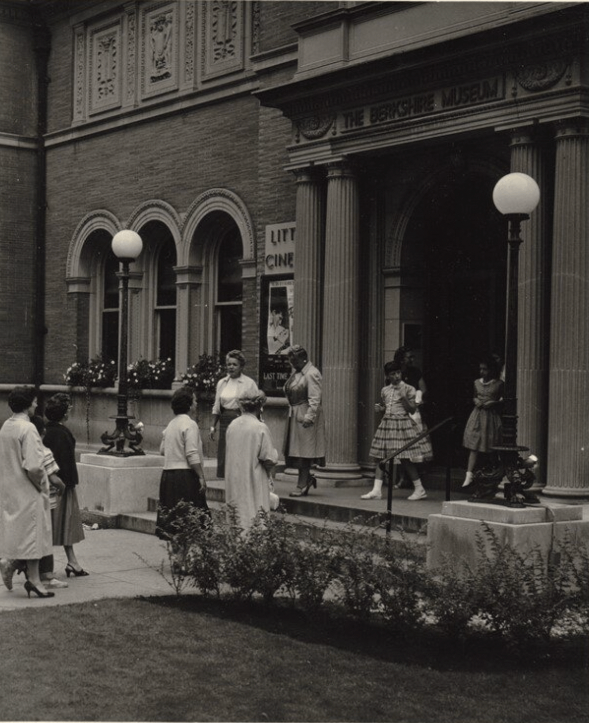 Black and white photo of the front of Berkshire Museum from the 1960s
