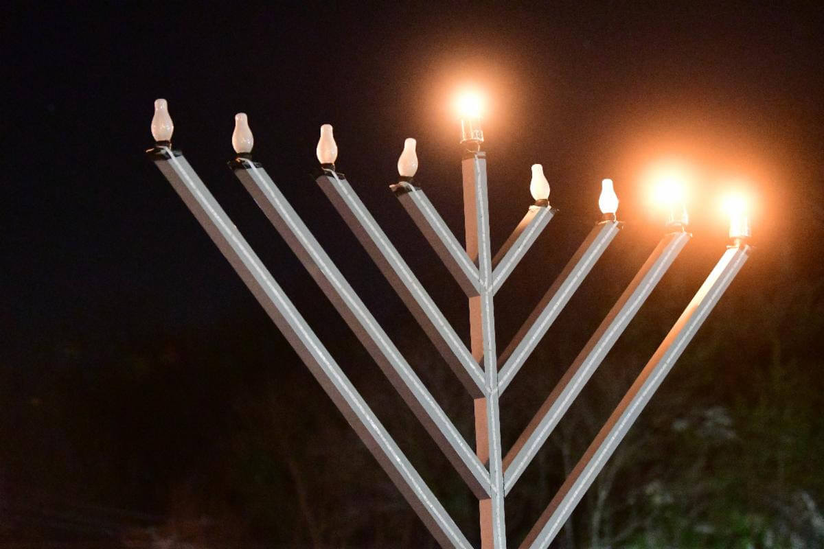 Celebrate Chanukah at Lilac Park