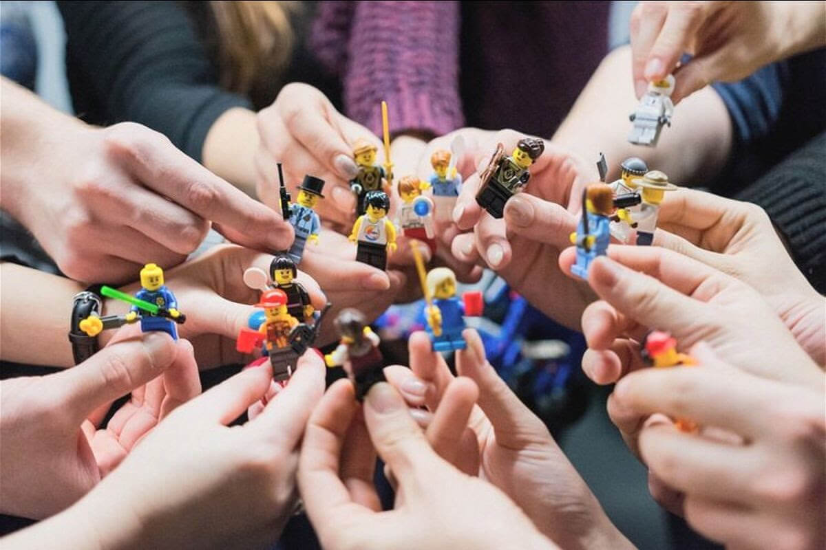 Trade minifigures at Bottomless Bricks