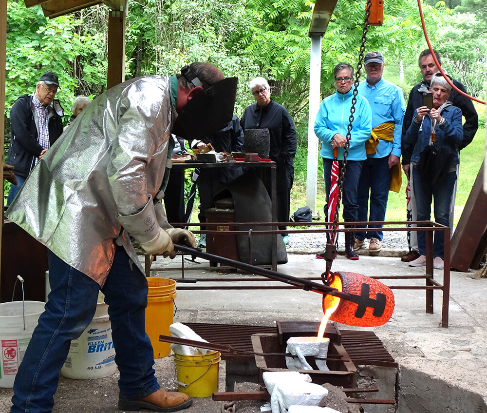 Bronze pou at DeVries Art Studio