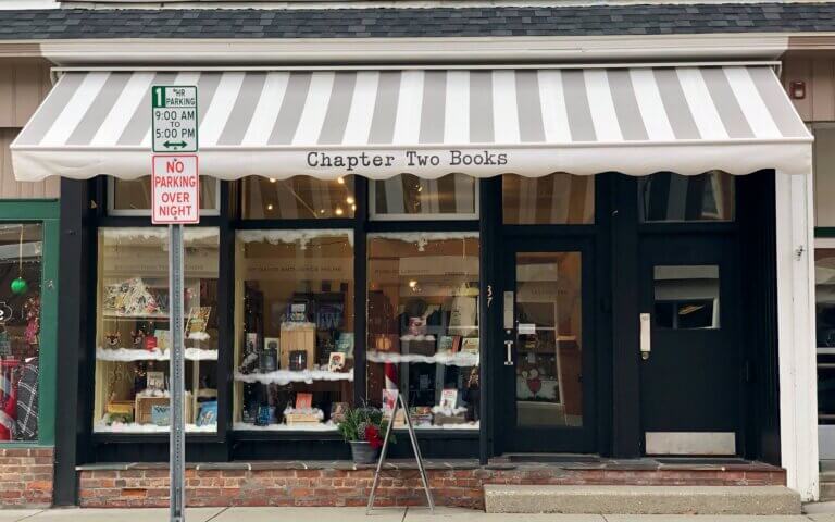 473237344_936435365325986_7761670931536641378_n Chapter Two book sale during ArtWeek