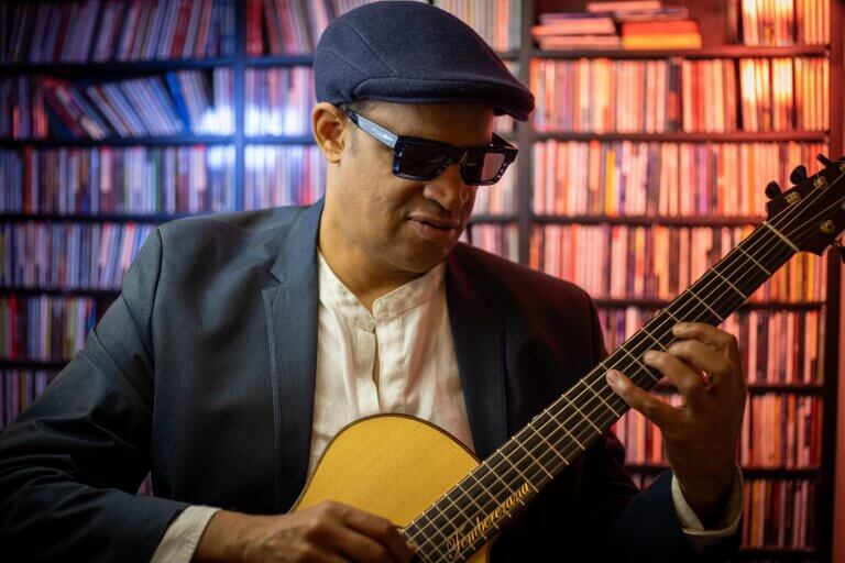 Raul Midon at The Mahaiwe